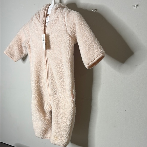 GAP Cream Fleece Kids Footie - Picture 4 of 10